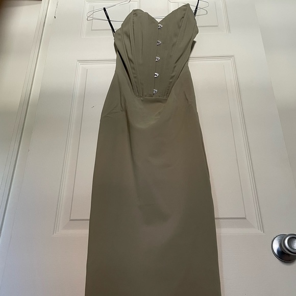 NWT Lavish Alice Corset Bandeau midi dress in Sage Green - Picture 4 of 5